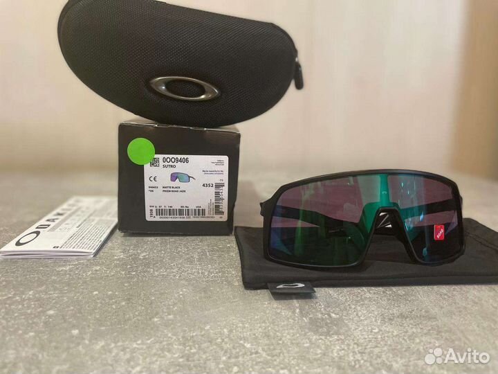 Очки oakley sutro