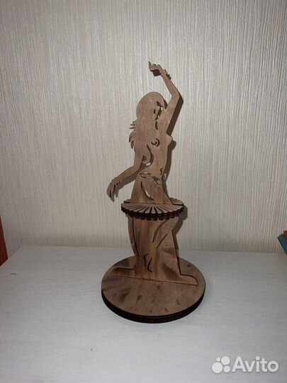 Салфетница из дерева Танцовщица