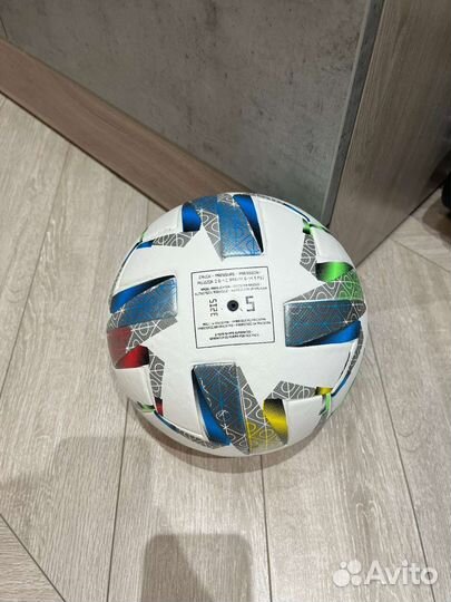 Футбольный мяч adidas лига уефа