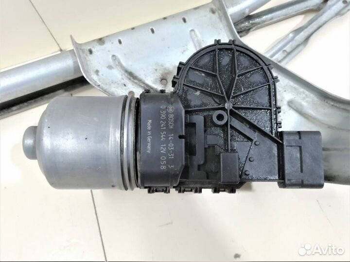 Трапеция стеклоочистителей LADA Largus 2012