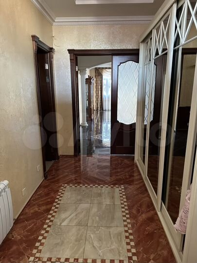 Дом 552 м² на участке 11 сот.