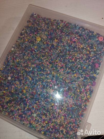 Бисер в футляре