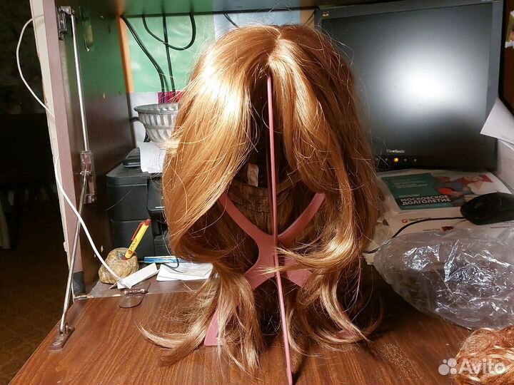 Парик и резинка шиньон