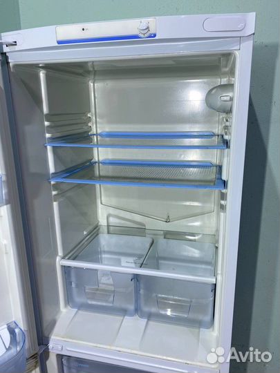 Холодильник Indesit