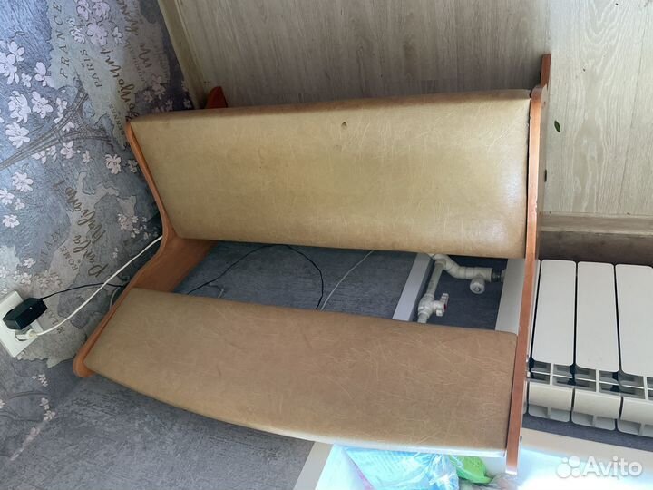 Кухонный стол и стулья бу