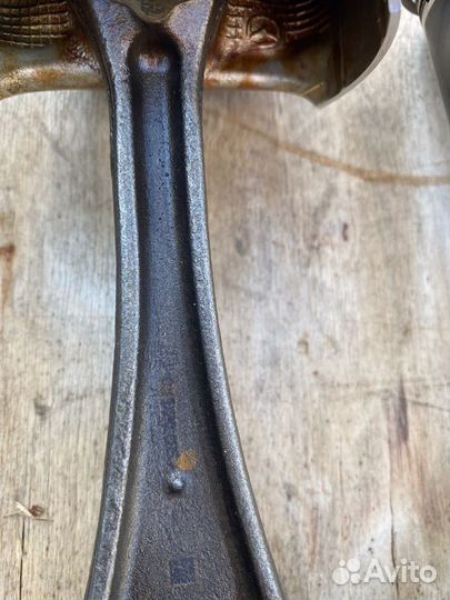 Поршень с шатуном Мазда сх-5 PE 2.0