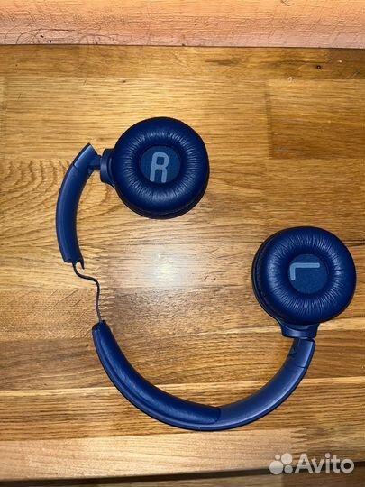 Продам рабочие наушники со сломанным ободком