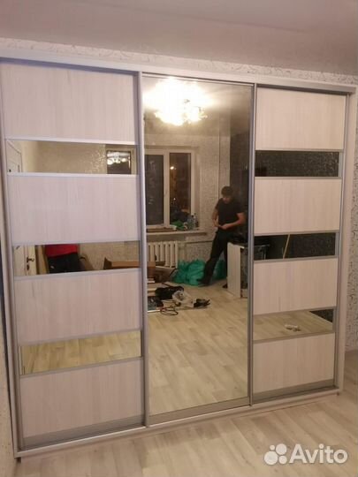 Шкаф купе с зеркалом