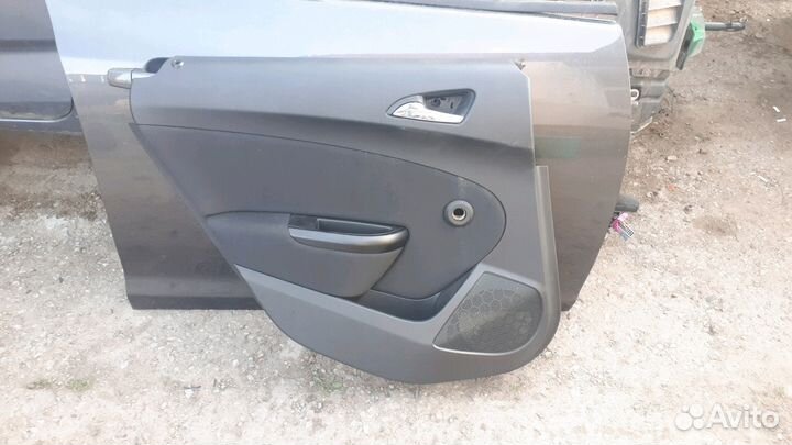 Обшивка задняя левая Opel Astra J хетчбек