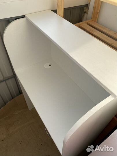 Стойка ресепшн