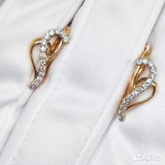 Золотые серьги с камнем