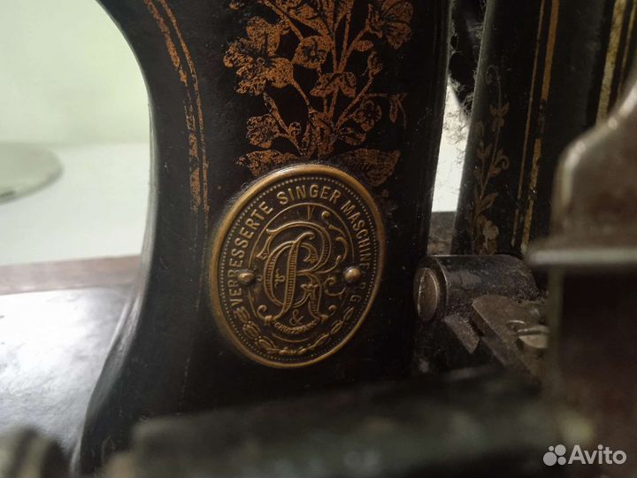 Антикварные швейные машинки