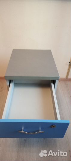 Тумбочка синяя