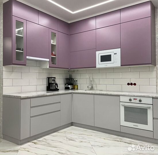 Угловой кухонный гарнитур современный