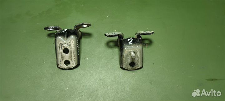 Дверные петли переднее правое Nissan Note E11 CR14