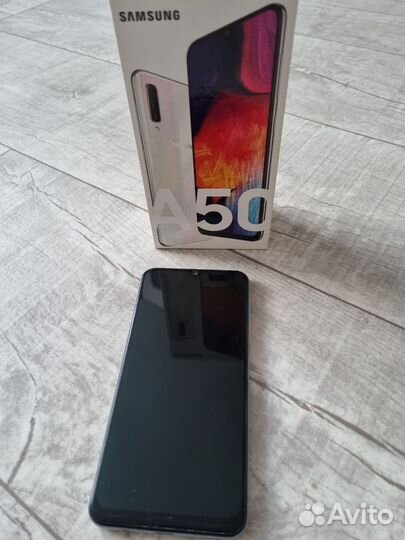 Samsung Galaxy A50, 4/64 ГБ