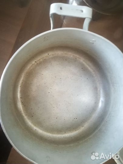 Кастрюли, ковшик