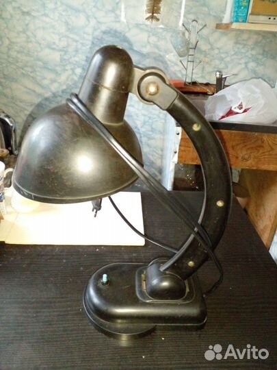 Карболитовая настольная лампа. СССР