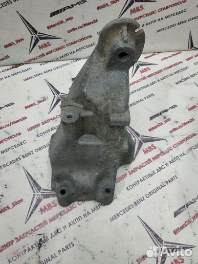 Лапа двигателя om651 w212 w204 Mercedes