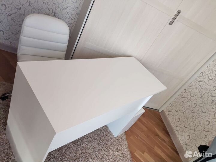 Компьютерный стол и стул