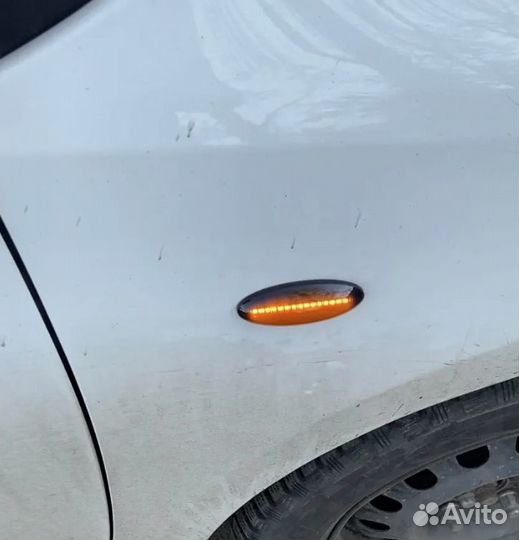 Динамические поворотники Toyota RAV4 Corolla Yaris