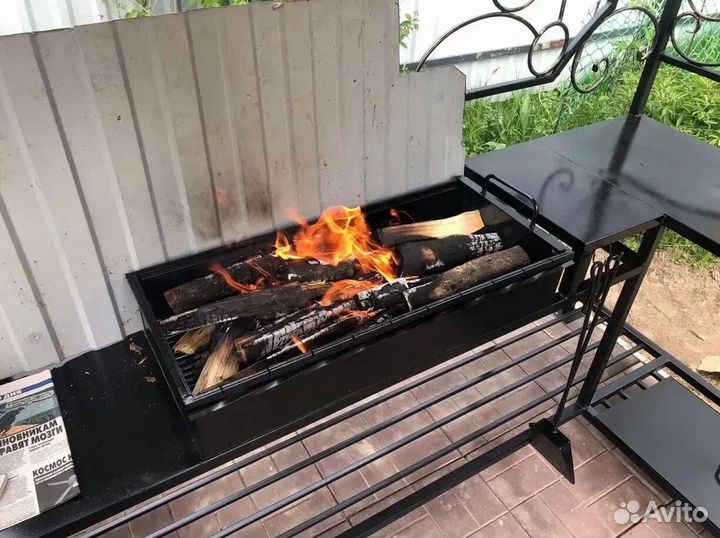 Мангал с крышей