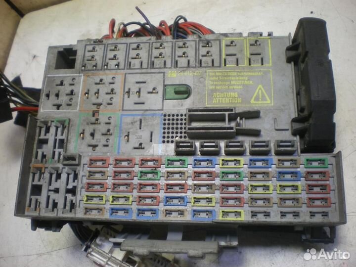 Блок предохранителей Opel Zafira A