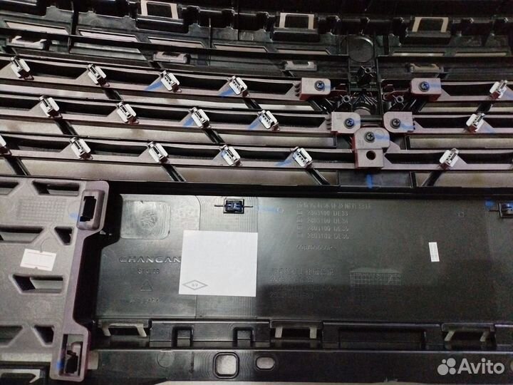 Решетка радиатора C281F2713011616