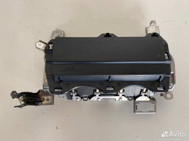 Коленная подушка безопасности левая Lexus Lx 570