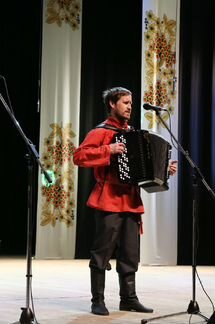 Баянист на праздник