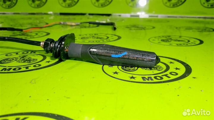 Поворотник передний правый Suzuki GSX-S1000