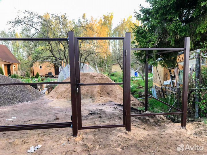 Забор на винтовых сваях, заборные сваи, забор