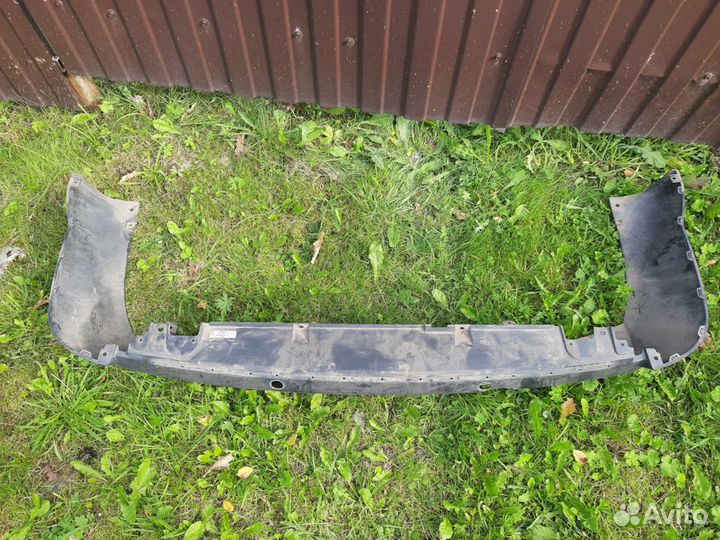 Гуда заднего бампера Mitsubishi Outlander XL