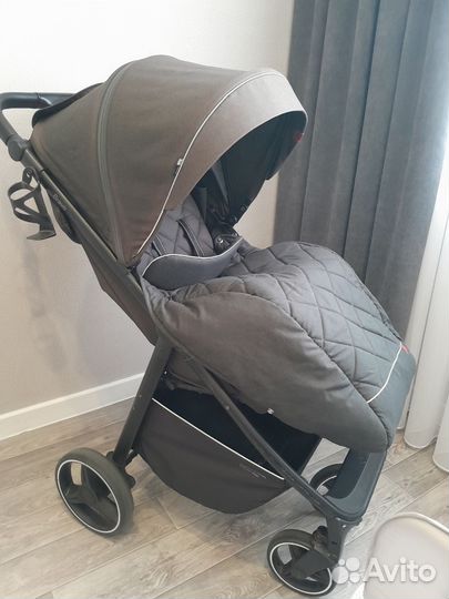 Все сезонная коляска Carrello bravo