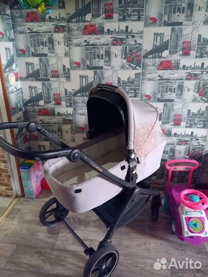 Прогулочная коляска 2 в 1