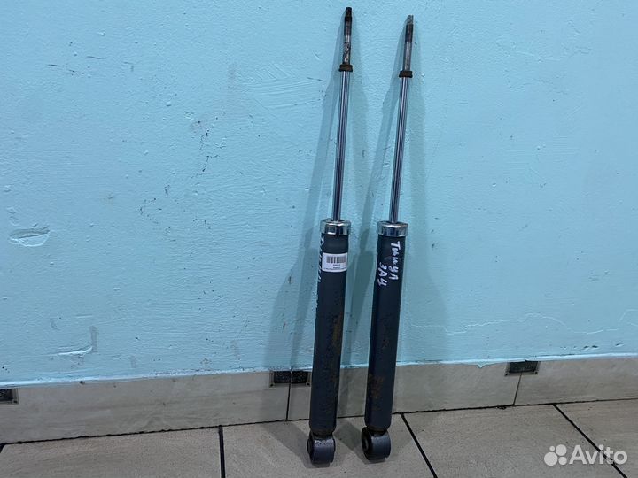 Стойка (амортизатор) задняя Nissan tiida C11