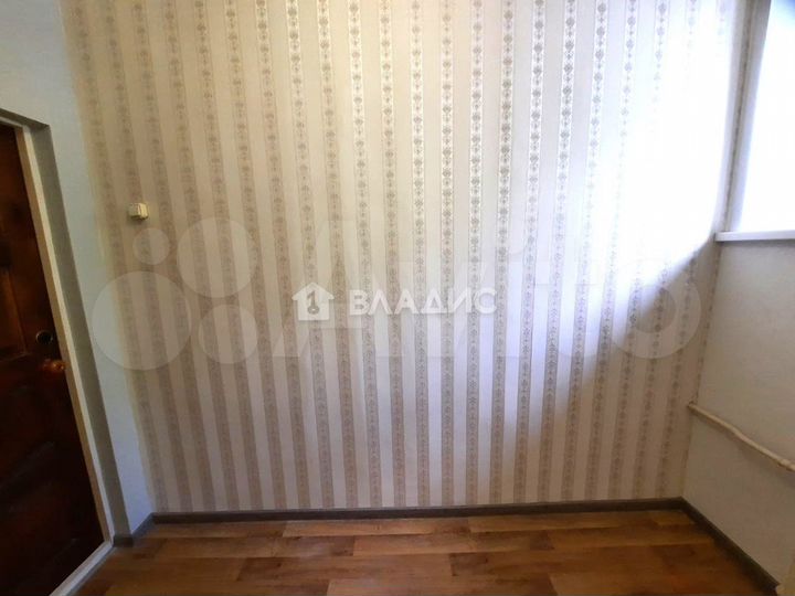 Комната 6 м² в 6-к., 3/3 эт.