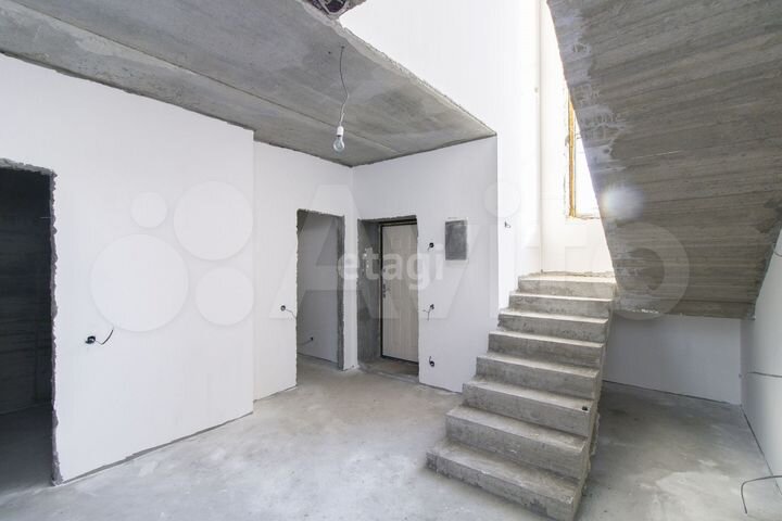 Дом 220 м² на участке 8,6 сот.