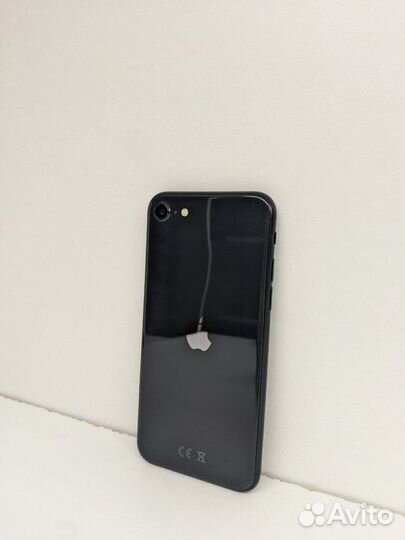 iPhone SE, 128 ГБ