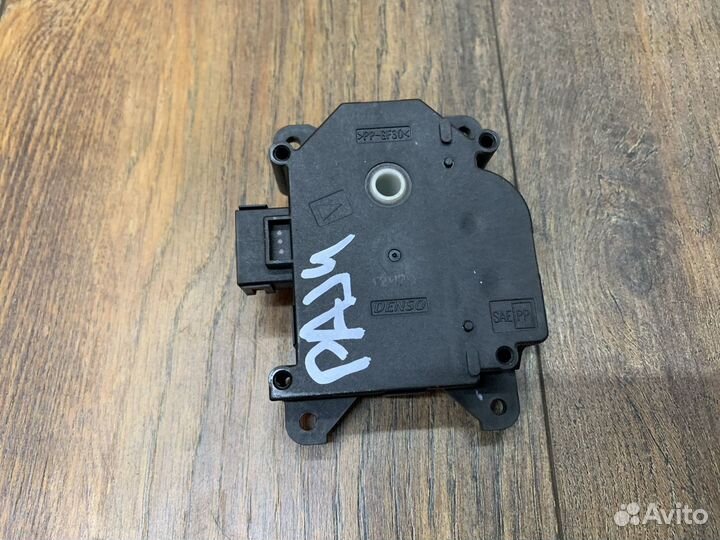 Mitsubishi Pajero IV Моторчик заслонки отопителя