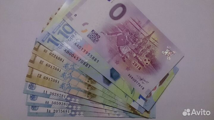 Банкнота 0 чм по Футболу Россия + 100р