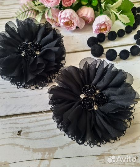 Черные бантики