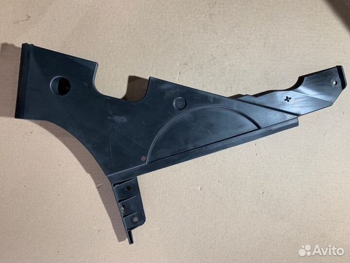 Кожух топливного бака левый Bmw 5 F10 N47 2012