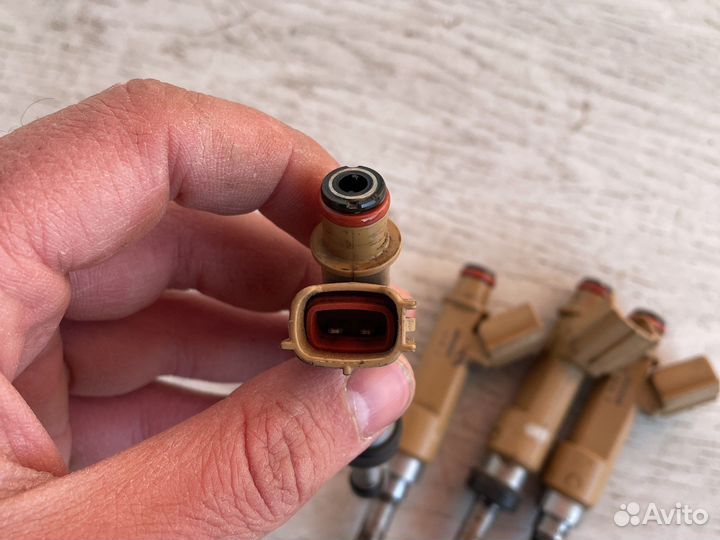 Toyota Avensis 3 T270 Топливные ворсунки