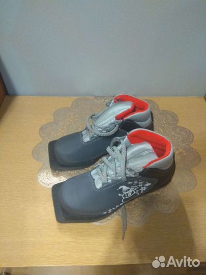 Лыжные ботинки