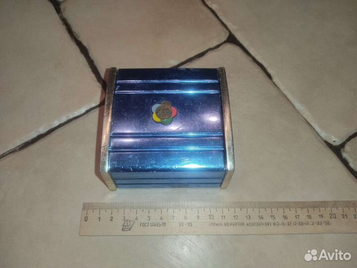 Шкатулки коробки жестяные банки