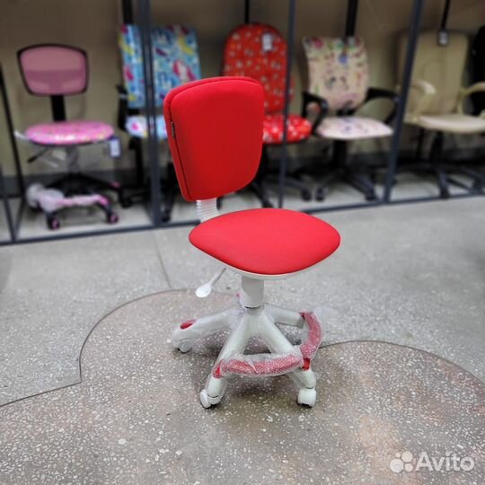 Детское кресло с подставкой для ног
