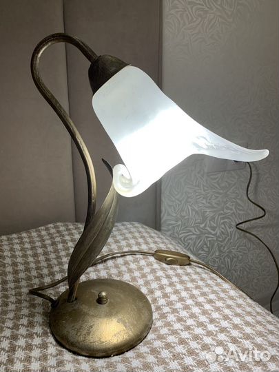 Лампа настольная