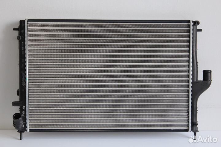 Радиатор Рено Дастер Радиатор Рено Логан