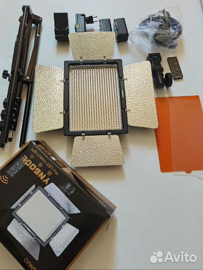 Видеосвет yongnuo 600